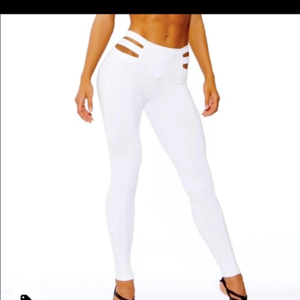 Bombshell Sportswear Savage leggings White sz small